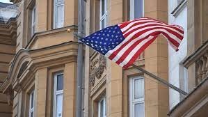 سفارة واشنطن لدى موسكو تعلق إصدار التأشيرات لغير الأمريكيين
